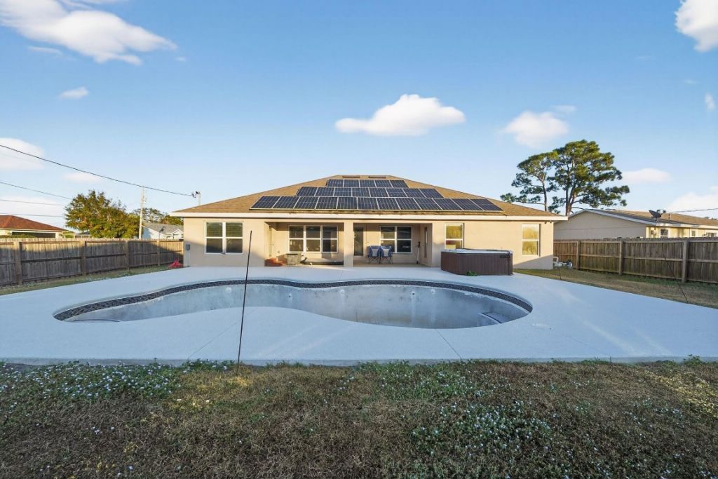 1702 SW Gloria Ln, Port Saint Lucie, FL 34953 Photo