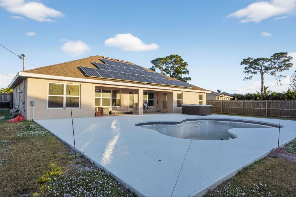 1702 SW Gloria Ln, Port Saint Lucie, FL 34953 Photo