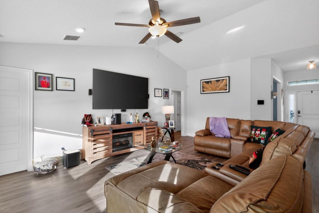 1702 SW Gloria Ln, Port Saint Lucie, FL 34953 Photo