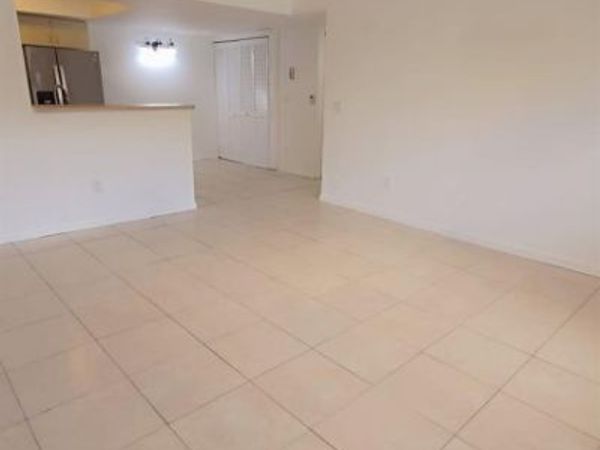 3640 N 56th Avenue, Unit 412, Hollywood, FL 33021