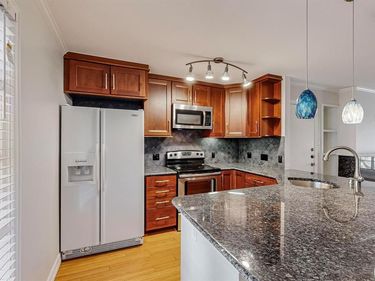 5220 Fleetwood Oaks Avenue, Unit 210, Dallas, TX 75235