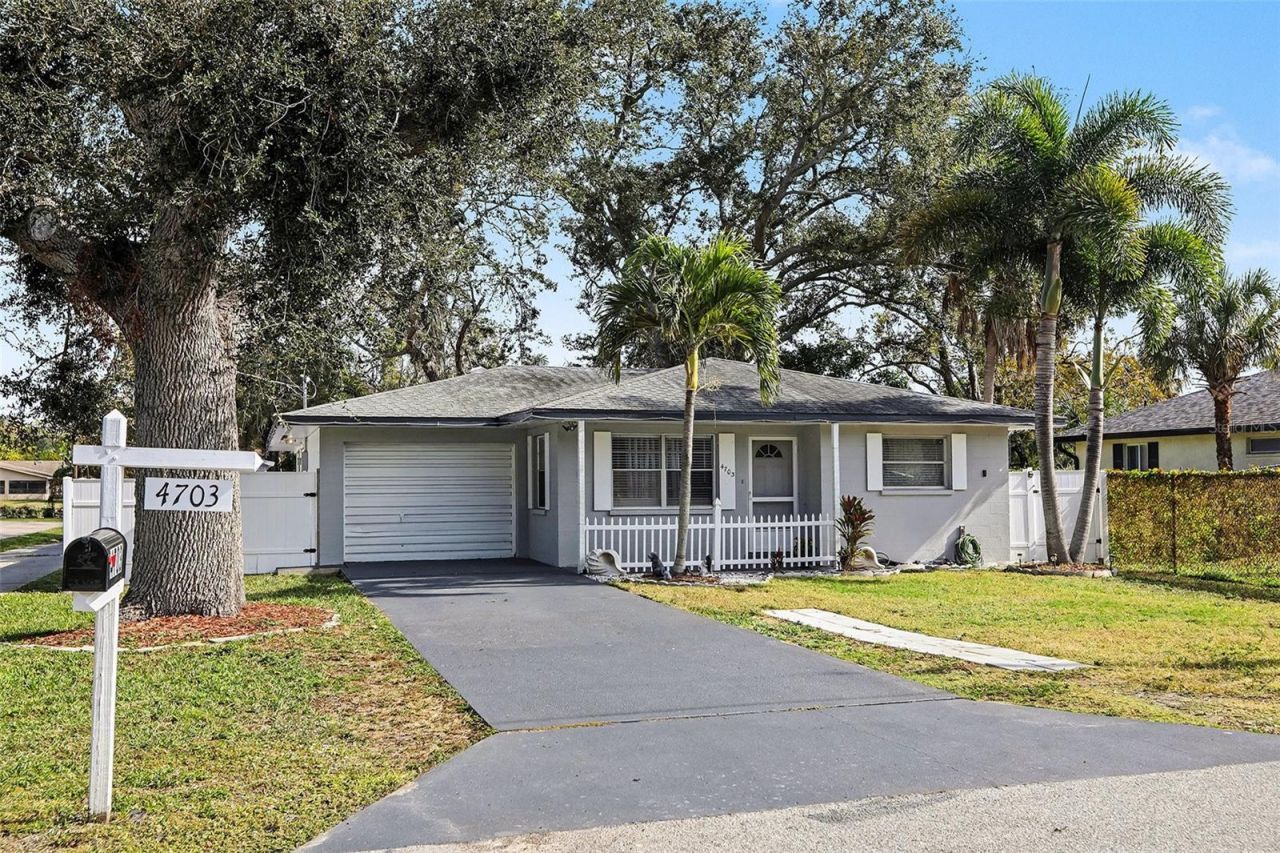 4703 33rd Street W, Bradenton, FL 34207 Photo