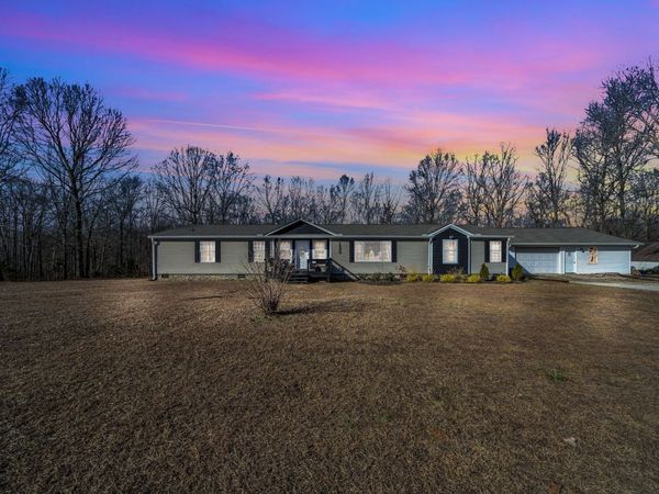 120 TH Hooper Ln, Mc Ewen, TN 37101