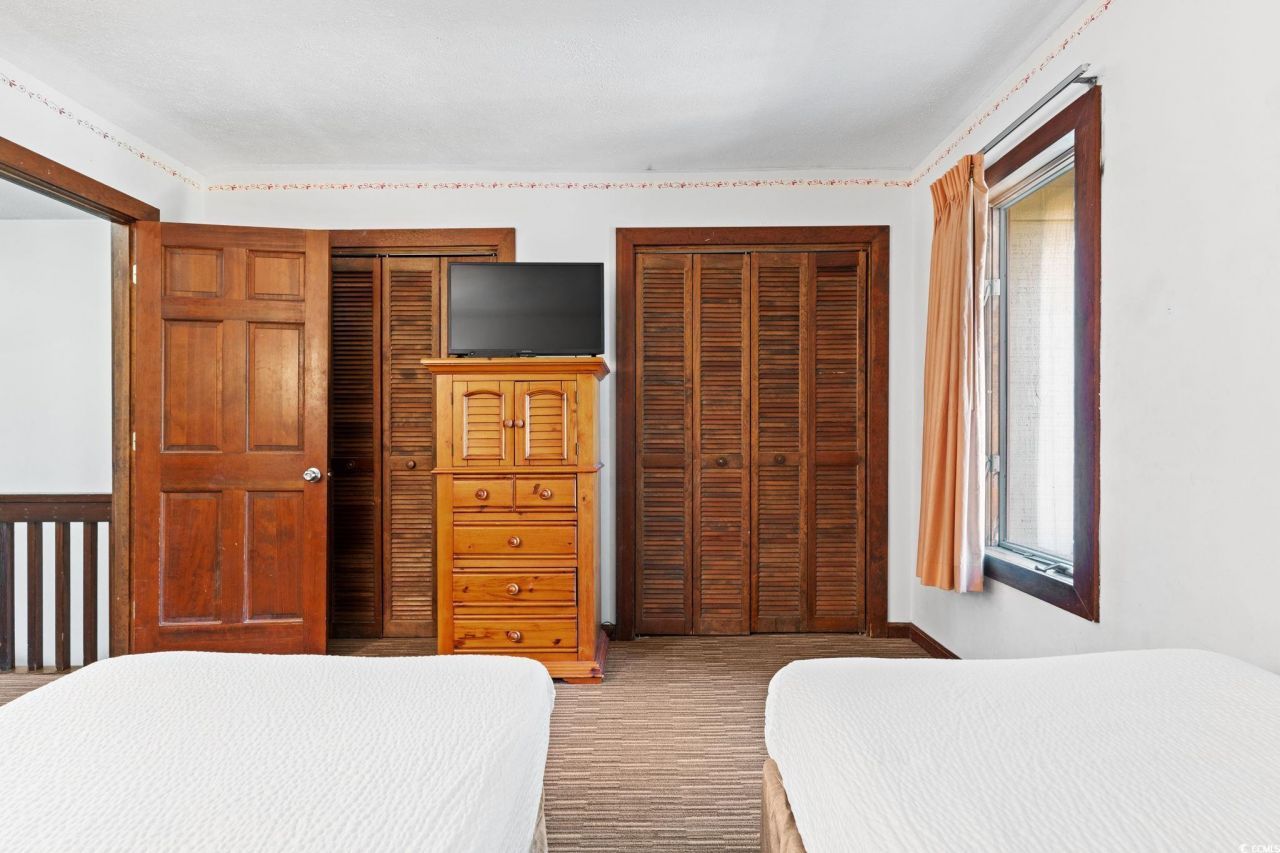 307 70th Ave. N Photo 16