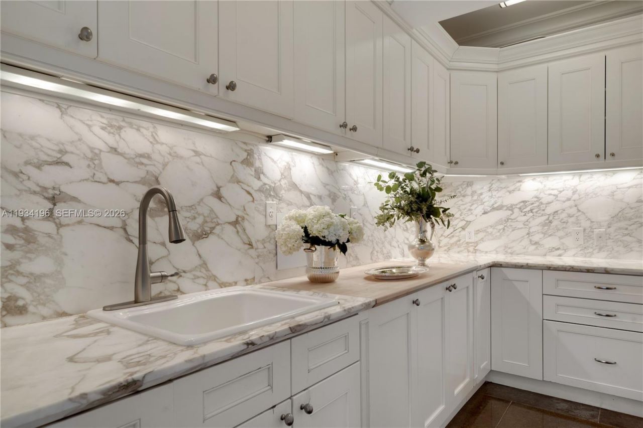 100 Cape Florida Dr, Key Biscayne, FL 33149 Photo