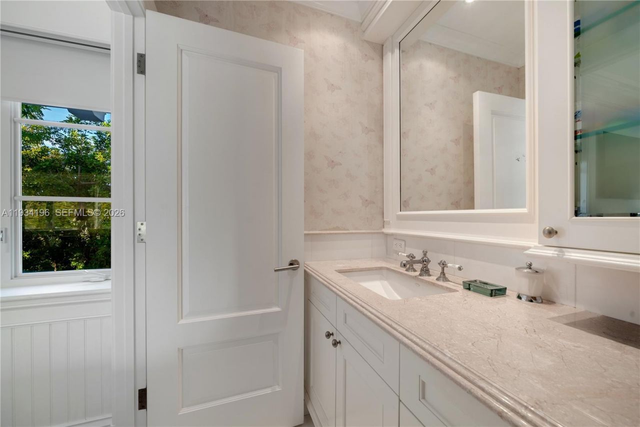 100 Cape Florida Dr, Key Biscayne, FL 33149 Photo