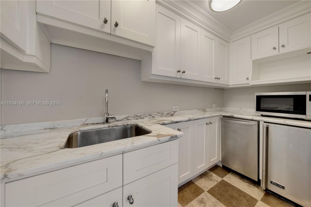 100 Cape Florida Dr, Key Biscayne, FL 33149 Photo