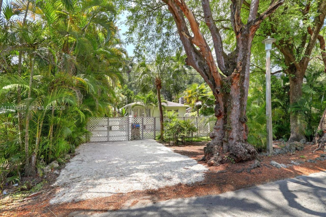 3660 Poinciana Ave, Coconut Grove, FL 33133 Photo