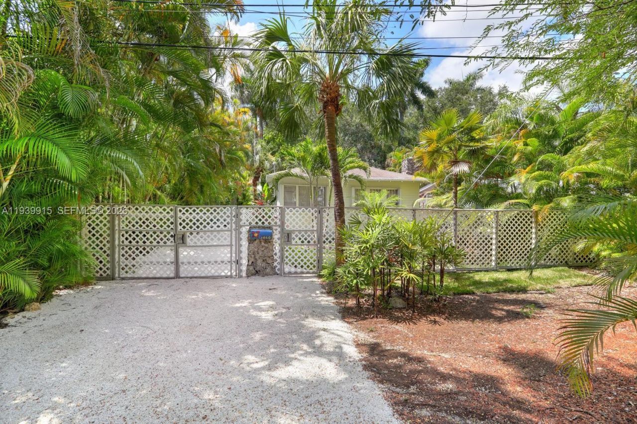 3660 Poinciana Ave, Coconut Grove, FL 33133 Photo