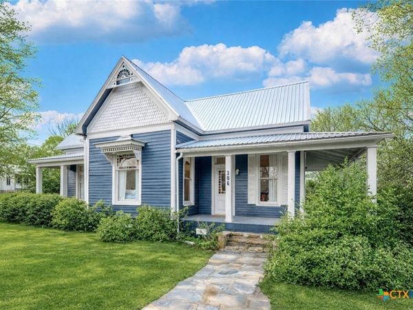 306 5th Avenue, Smithville, TX 78957