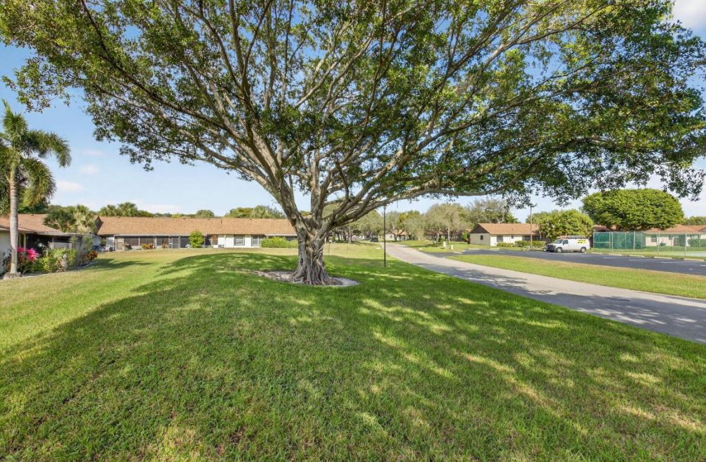 28 Via De Casas Norte, Unit 28, Boynton Beach, FL 33426 Photo