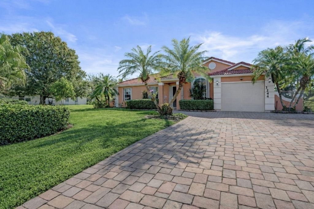 1244 SW Bellevue Ave, Port Saint Lucie, FL 34953 Photo