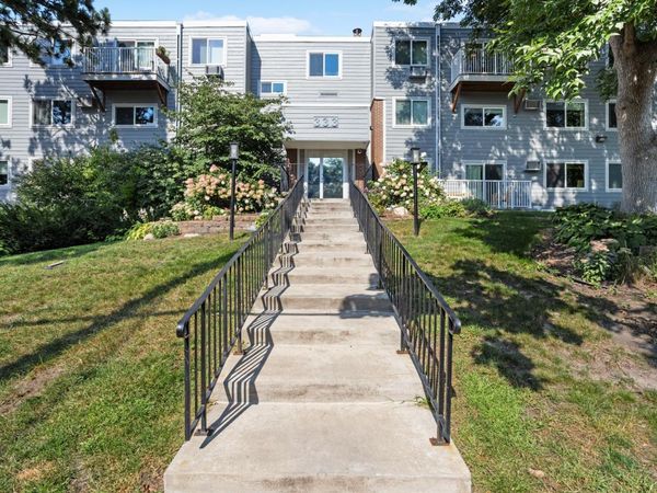 333 8th Street SE, Unit 305, Minneapolis, MN 55414