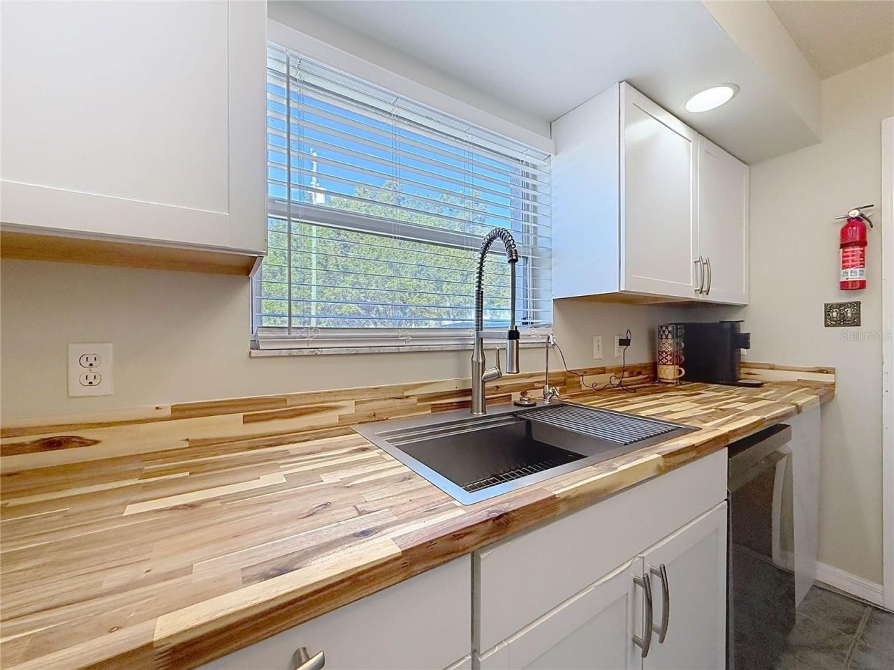 421 NW 14th Place, Crystal River, FL 34428 Photo