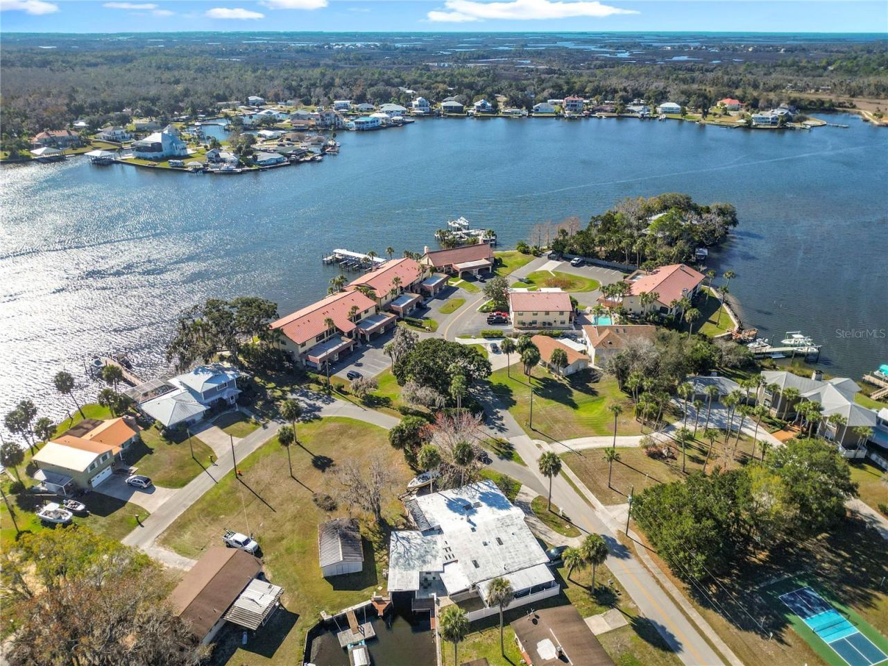 421 NW 14th Place, Crystal River, FL 34428 Photo