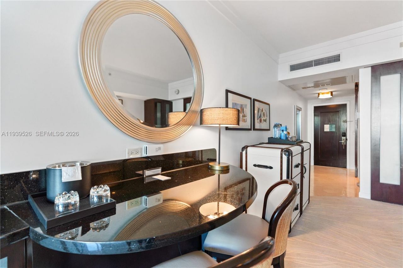 4391 Collins Ave, Unit 303, Miami Beach, FL 33140 Photo