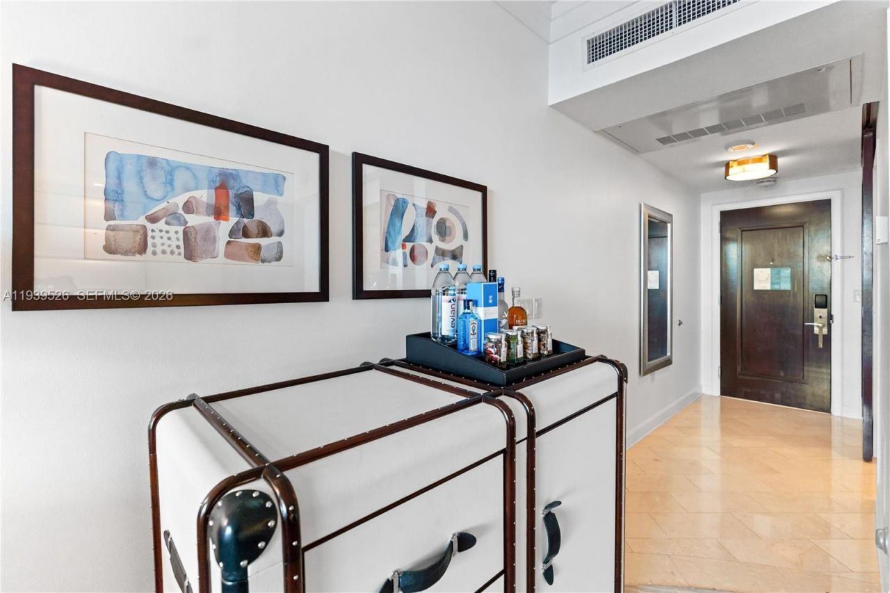 4391 Collins Ave, Unit 303, Miami Beach, FL 33140 Photo