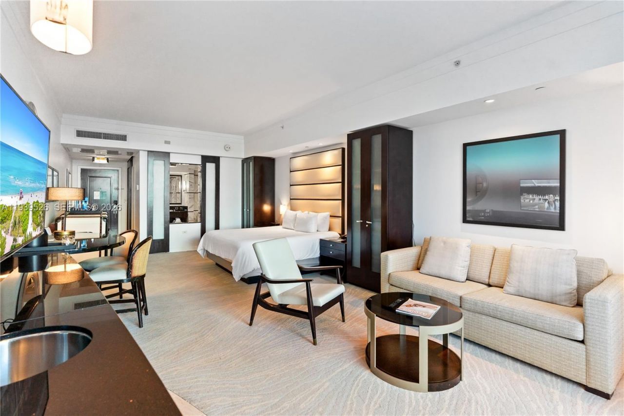 4391 Collins Ave, Unit 303, Miami Beach, FL 33140 Photo