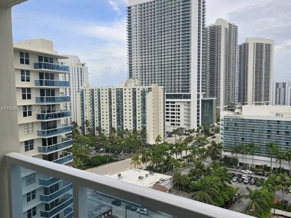 Unit 1607, Hollywood, FL 33019
