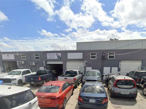1646 W 31st Pl, Hialeah, FL 33012
