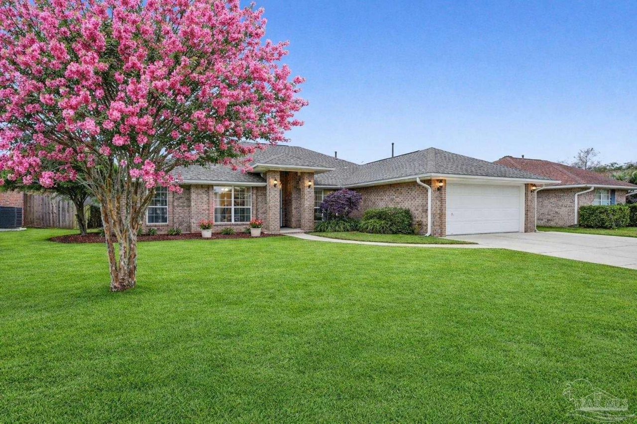 1307 Mazurek Blvd, Pensacola, FL 32514 Main Photo