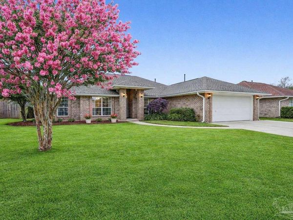 1307 Mazurek Blvd, Pensacola, FL 32514