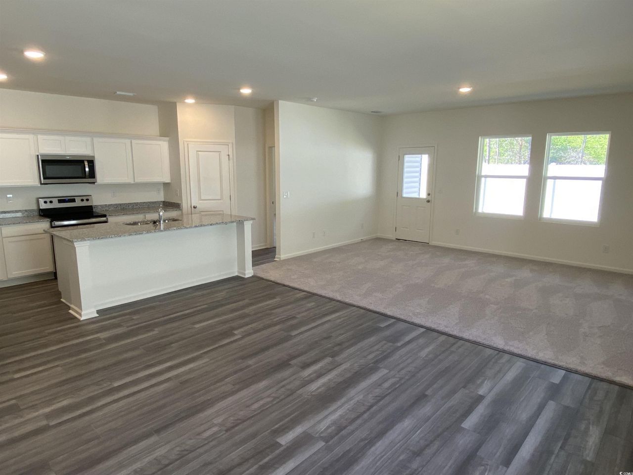 345 Azimuth Dr Photo 7