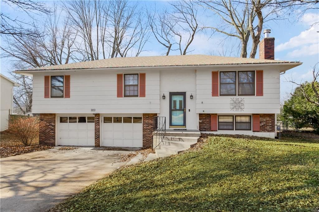 504 Brookridge Drive, Harrisonville, MO 64701 Main Photo