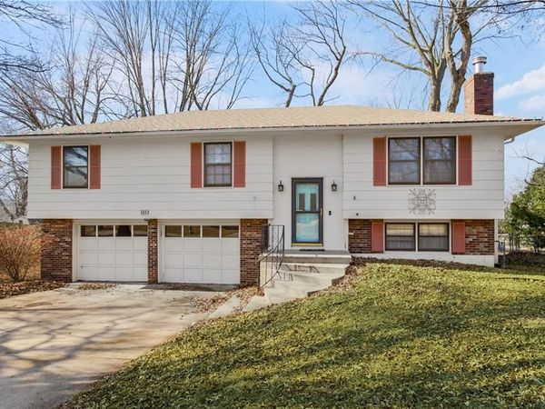 504 Brookridge Drive, Harrisonville, MO 64701