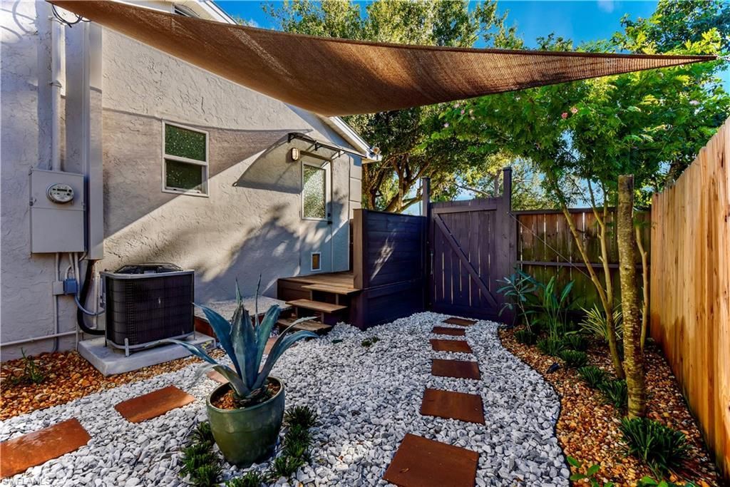 448 Santa Cruz St , North Fort Myers, FL 33903 Photo