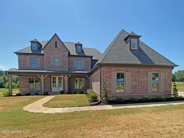 321 Cedar Crest Cove, Byhalia, MS 38611