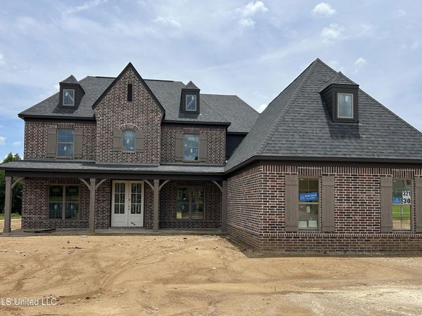 321 Cedar Crest Cove, Byhalia, MS 38611
