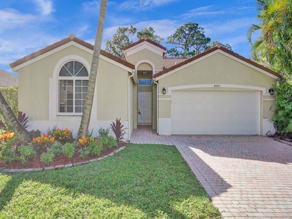 8452 NW 47th St, Coral Springs, FL 33067