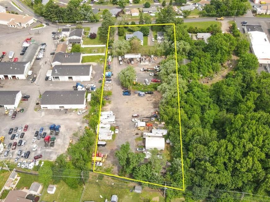 5400 Bristol Emilie Road, Levittown, PA 19057 Main Photo