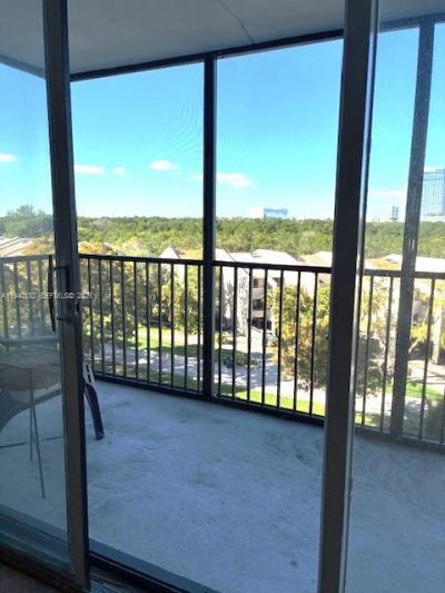 2500 NE 135th St, Unit B506, North Miami, FL 33181 Photo