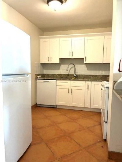 2500 NE 135th St, Unit B506, North Miami, FL 33181 Photo