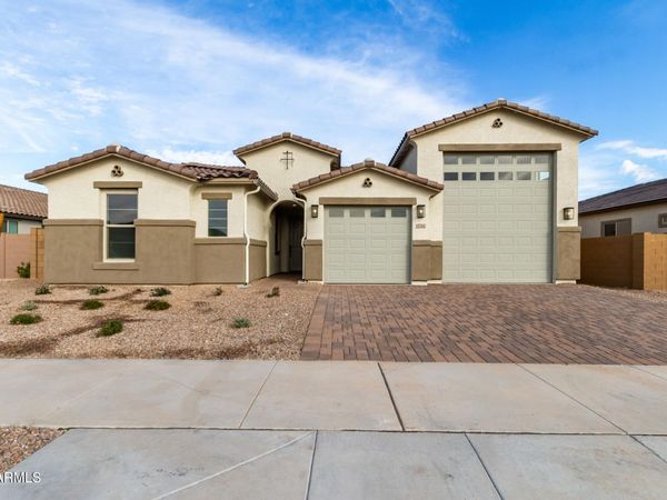 15782 W HACKAMORE Drive, Surprise, AZ 85387