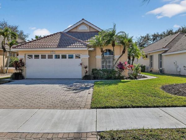 408 SW Horseshoe Bay, Saint Lucie West, FL 34986