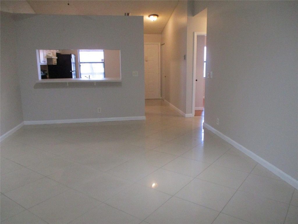 22052 Palms Way, Unit 205, Boca Raton, FL 33433 Photo