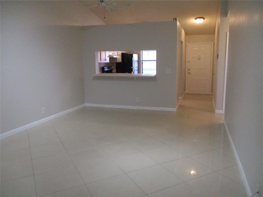 22052 Palms Way, Unit 205, Boca Raton, FL 33433 Photo
