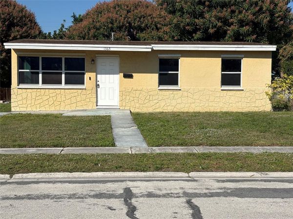 1365 11th St, West Palm Beach, FL 33401