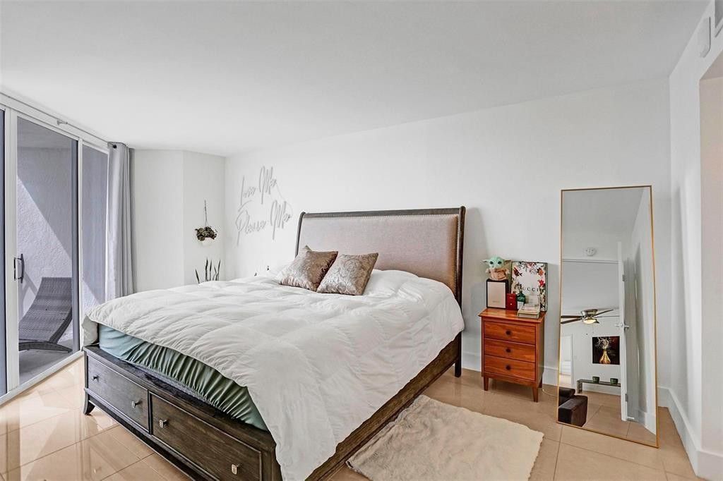 7601 E Treasure Drive, Unit 1524, North Bay Village, FL 33141 Photo