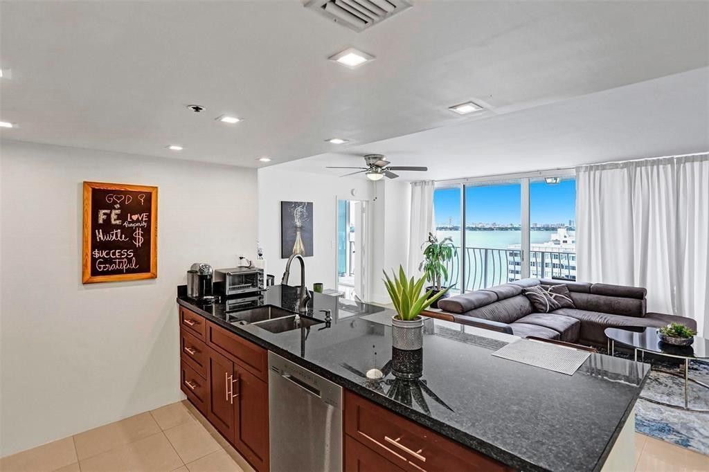 7601 E Treasure Drive, Unit 1524, North Bay Village, FL 33141 Photo