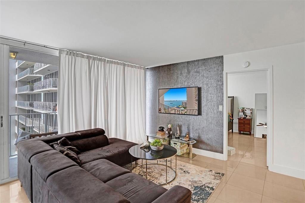 7601 E Treasure Drive, Unit 1524, North Bay Village, FL 33141 Photo