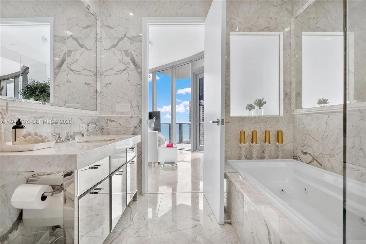 17475 Collins Ave, Unit 2502, Sunny Isles Beach, FL 33160 Photo