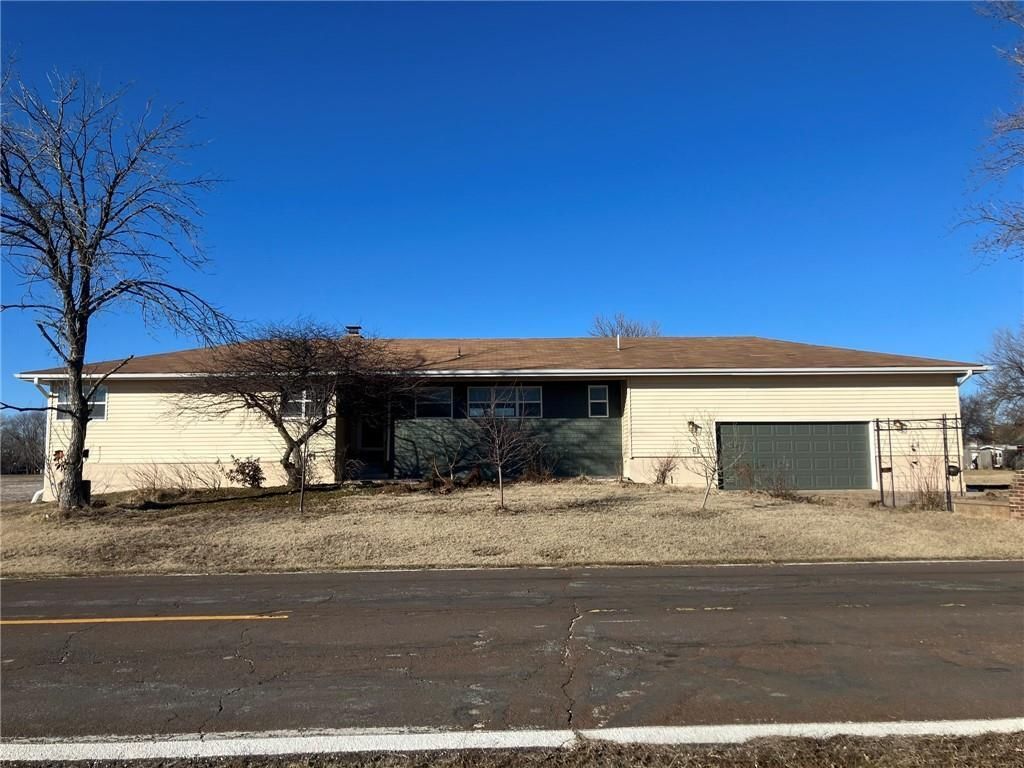 200 Lakecrest Boulevard, Rushville, MO 64484 Main Photo