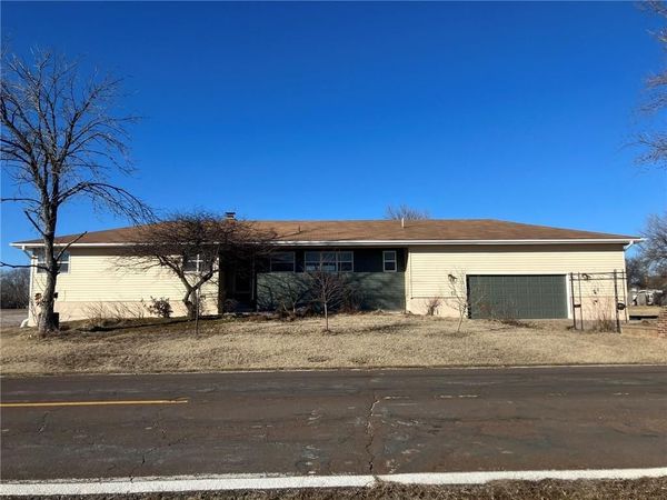 200 Lakecrest Boulevard, Rushville, MO 64484