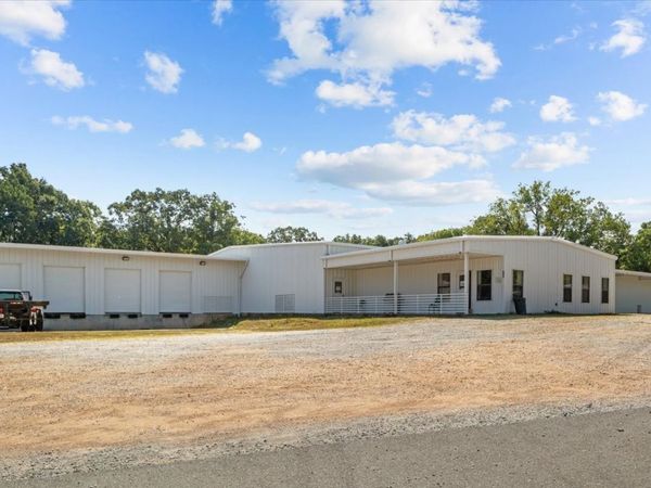 107 Young Rd, Waverly, TN 37185