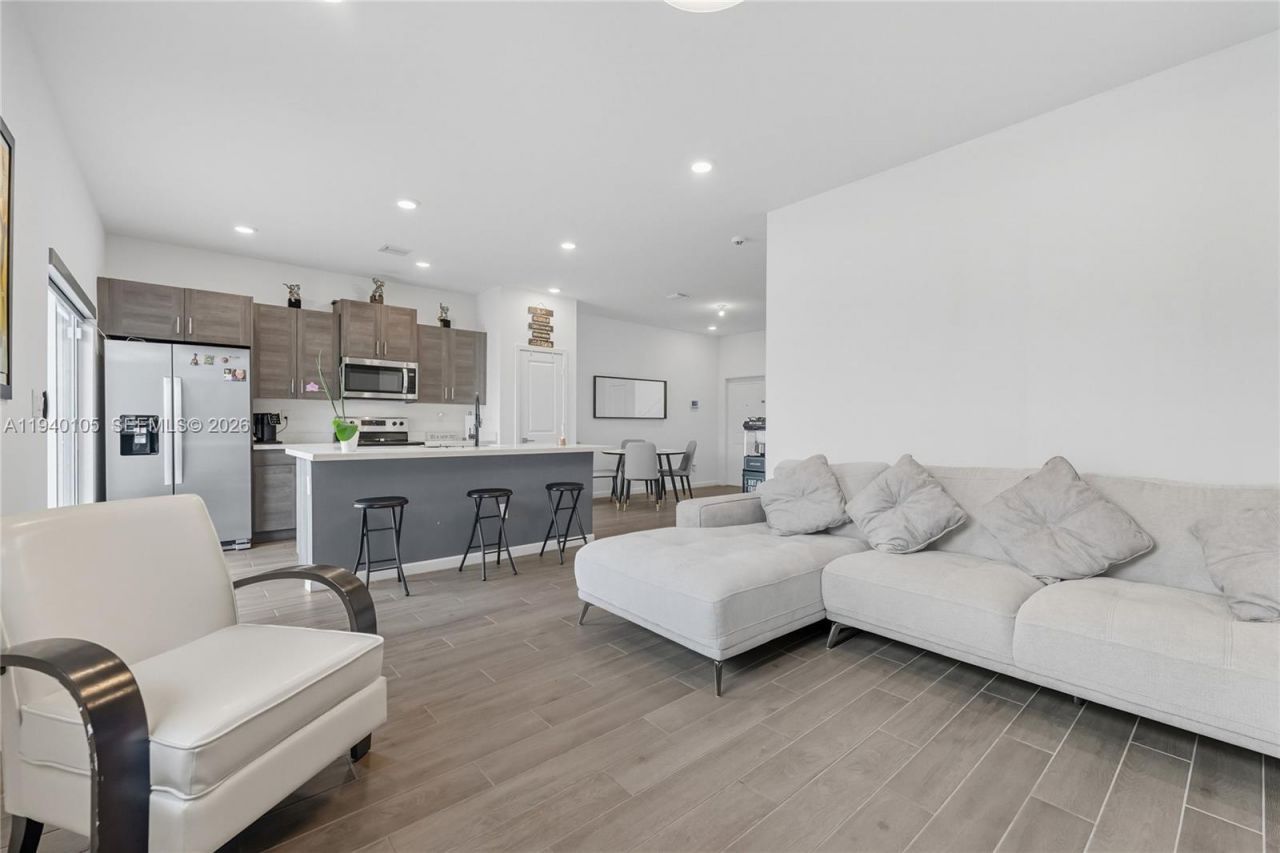 805 SE 18th St, Unit 805, Homestead, FL 33034 Photo