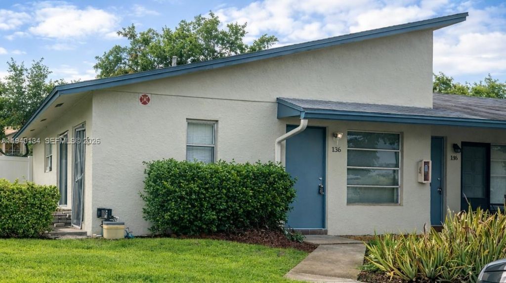 3000 NW 5th Ter, Unit 136, Pompano Beach, FL 33064 Photo